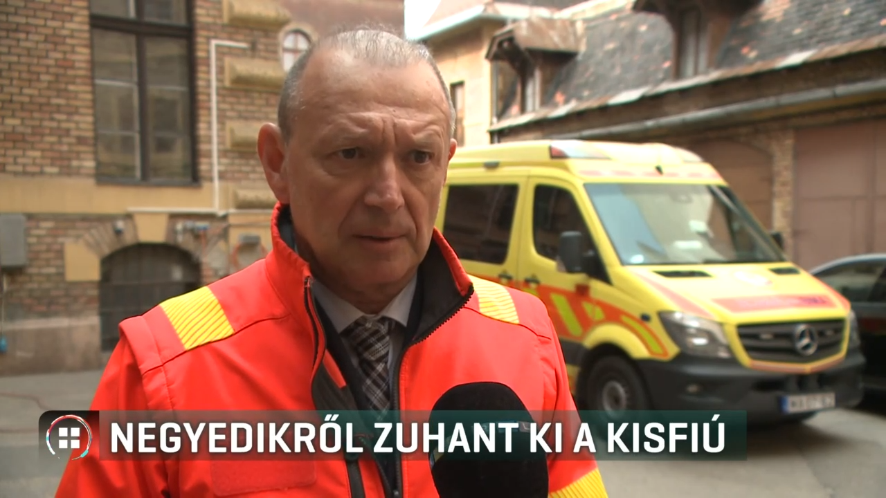 Negyedikről zuhant ki egy kisfiú Kecskeméten – csodával határos módon túlélte