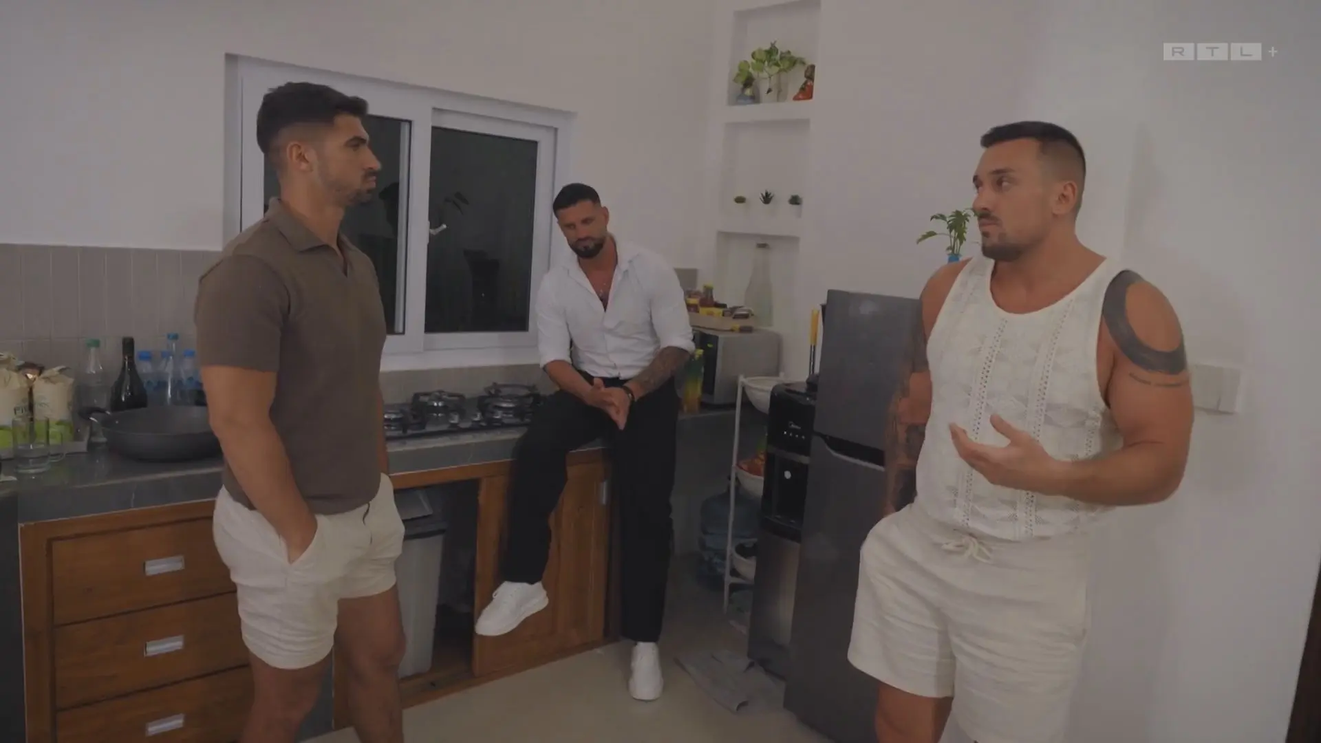 „Összepakolom a cuccom” – Tomi faképnél hagyja Németh Zsófit?